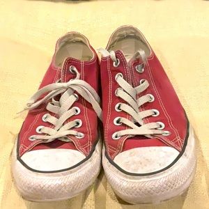 Chuck Taylor Burgundy Sneakers